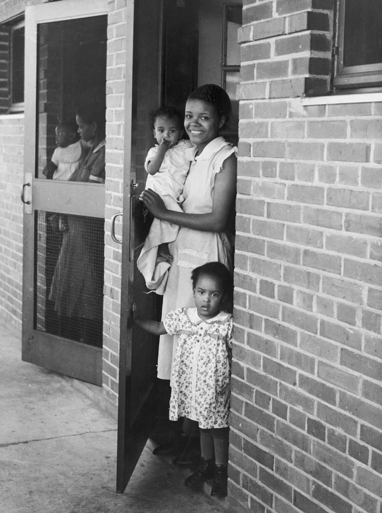 african-mum-2-children
